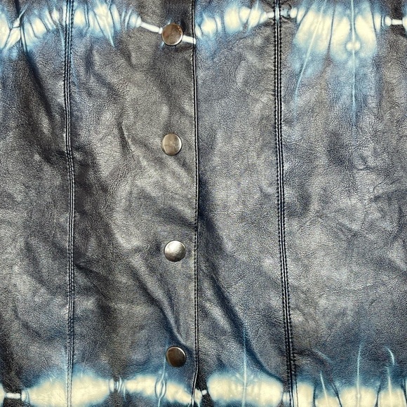 Zara Women's Black Faux Leather Tie Dye Snap Front A-Line Mini Skirt Size Small - Picture 3 of 8